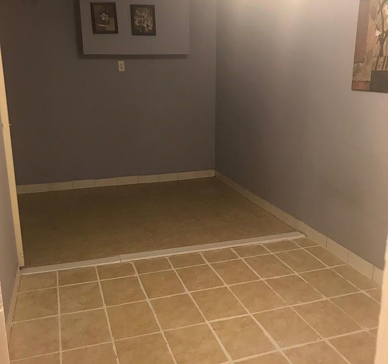 1st image of 23-59 White Oak Ct