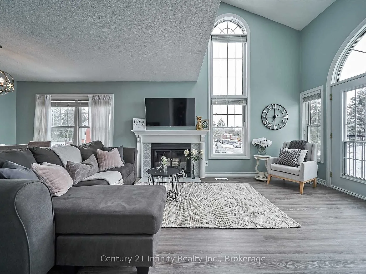 2 bed, $2,500 — Photo 3