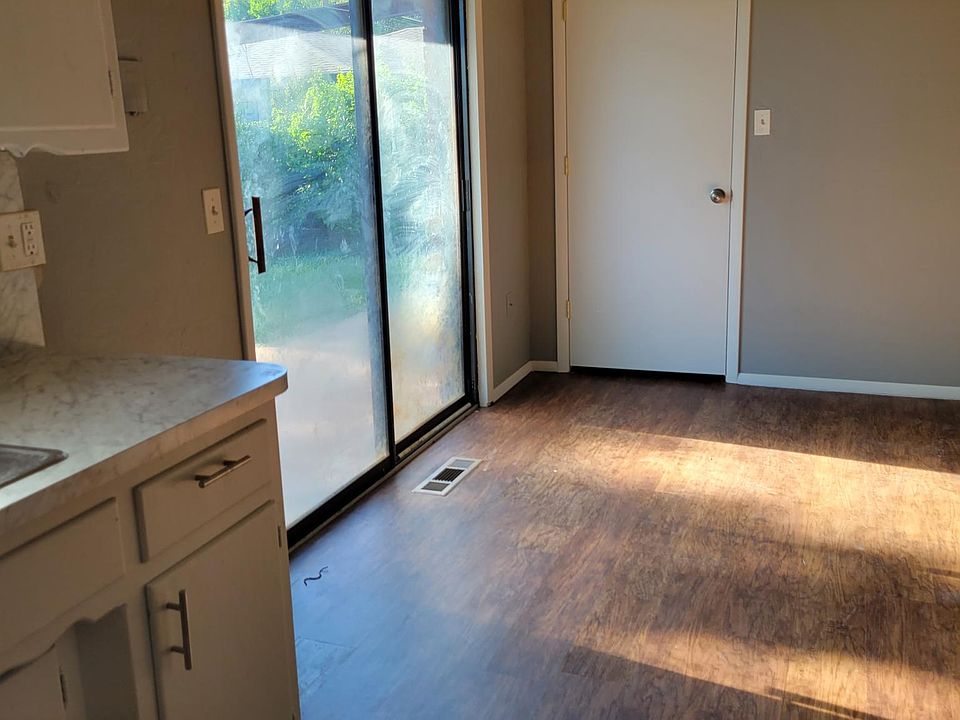 1st image of 805 Vickie Dr