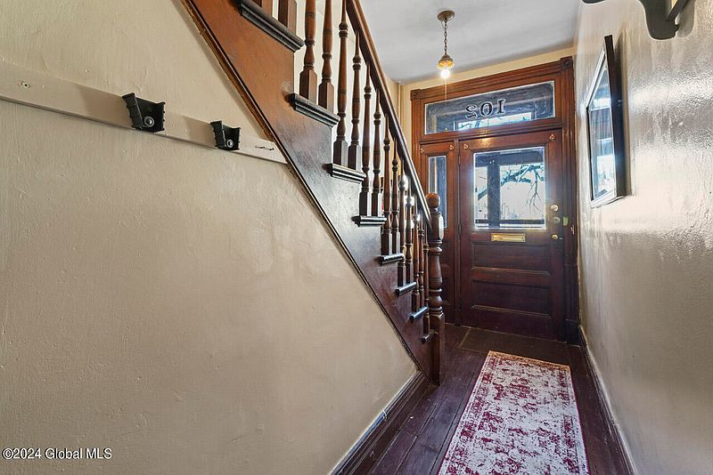 4th image of 102 Dove Street