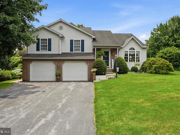 121 Meadowview Dr, Gap, PA 17527