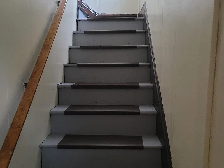 404 Broaddus Ave — Photo 12