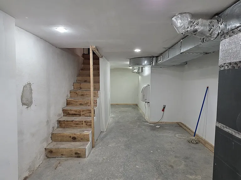 1864 N Uber St — Photo 11