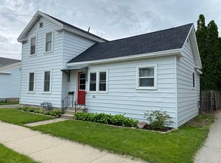 132 W 11th Ave, Oshkosh, WI 54902