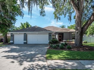 2336 Eagle Bluff Dr, Valrico, FL 33596