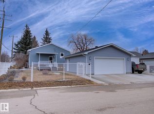 12 Ross Dr, Fort Saskatchewan, AB T8L 2M8