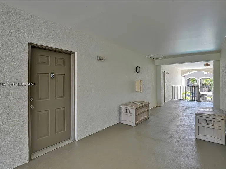 6841 SW 44th St #305 — Photo 4