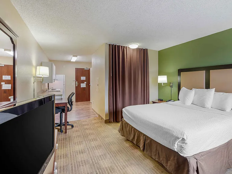 Studio Suite - 1 Queen Bed