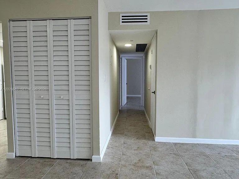 401 Golden Isles Dr #614 — Photo 27