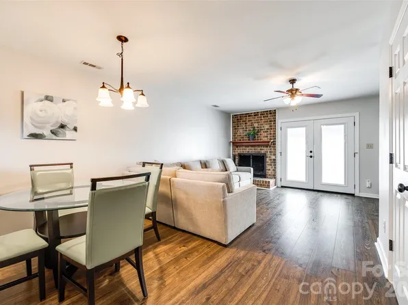 10961 Carmel Crossing Rd, Charlotte, NC 28226