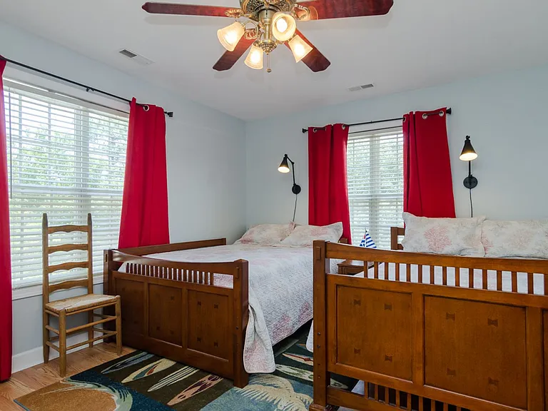 102 Moorefield Dr — Photo 17
