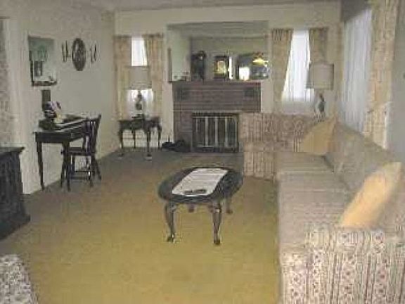 4th image of 176 Chautauqua Ave