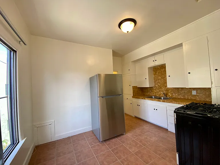 351 N Ogden Dr #7 — Photo 7