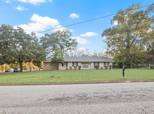 1424 Larkin Ave, Mount Pleasant, TX 75455