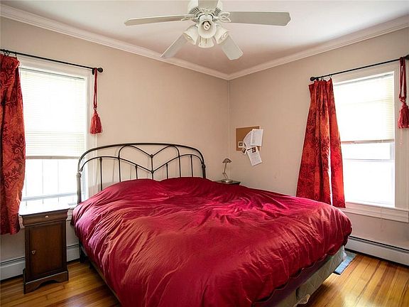 4th image of 188 Camp St #5