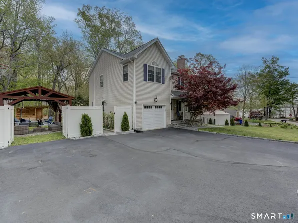 6 Candlewood Drive, East Hampton, CT 06424