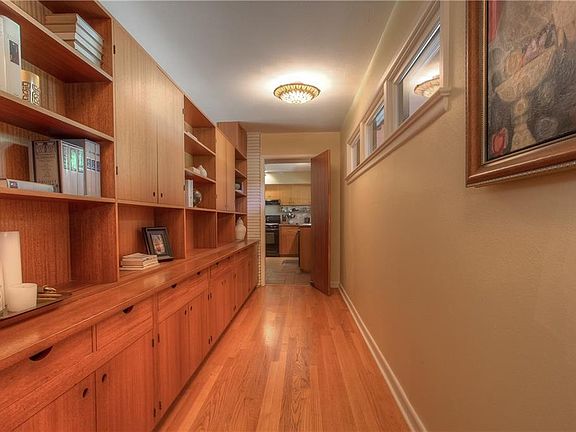 4th image of 4808 Winthrop Ave W