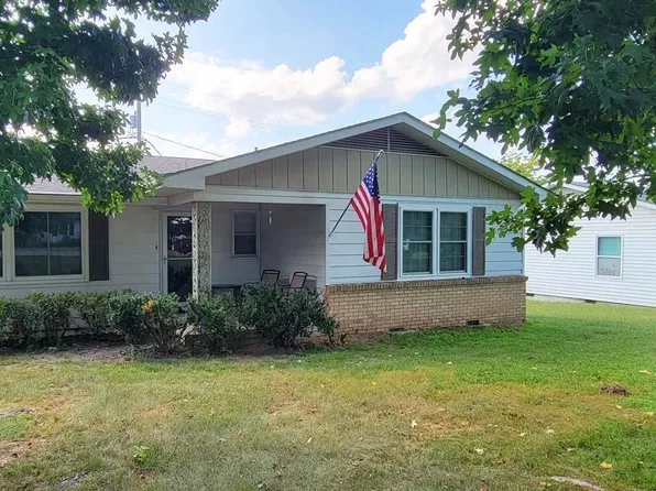 902 Dryer St, Mountain Home, AR 72653