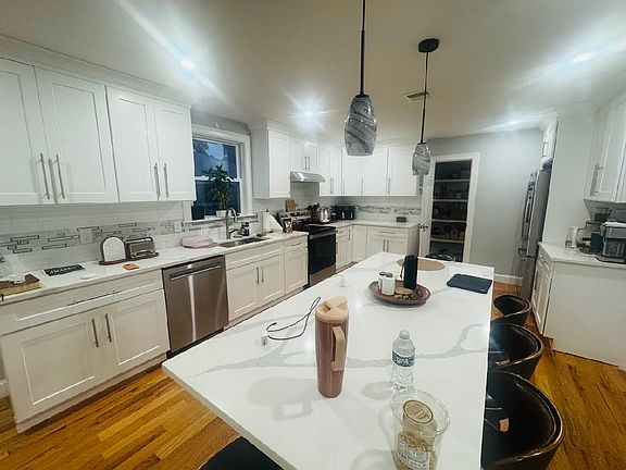 4th image of 247 Linden St #B
