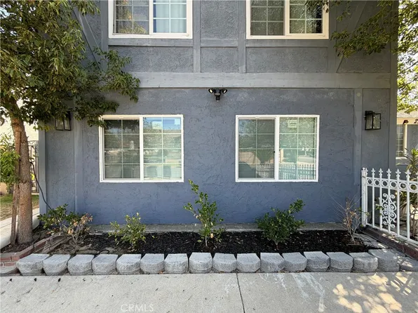 2555 S Prairie Dunes Pl, Ontario, CA 91761