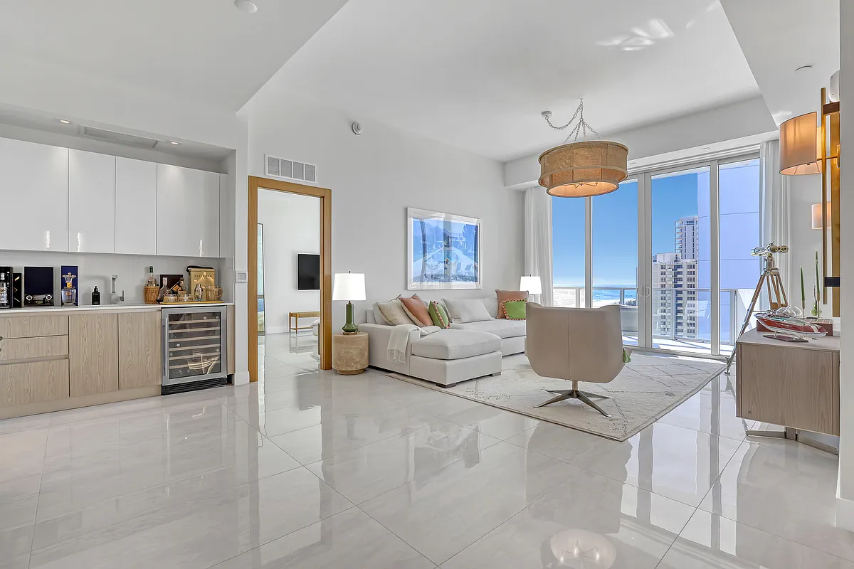 Building Photo - 3100 N Ocean Dr #1805