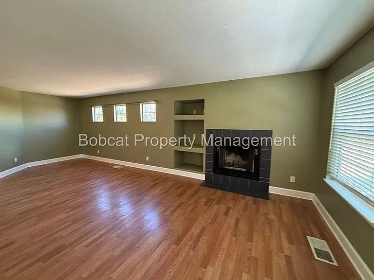 1477 Ridge Point Dr — Photo 17