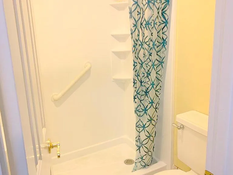 2050 Norcross Dr — Photo 3
