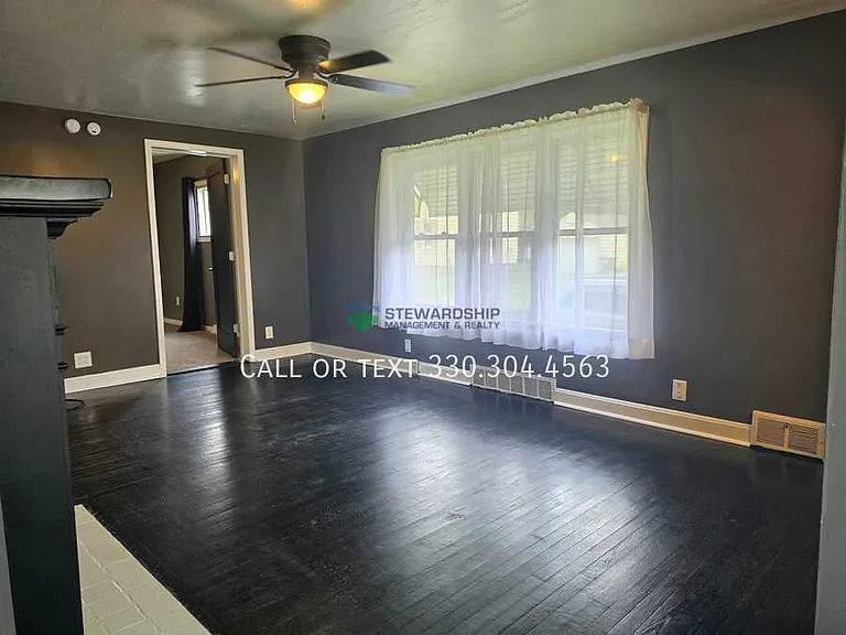 2119 Maple Ave NE — Photo 7
