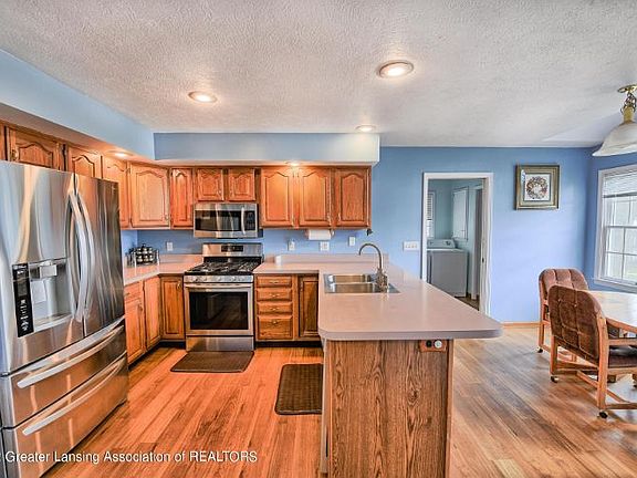 5th image of 5885 Caleta Dr