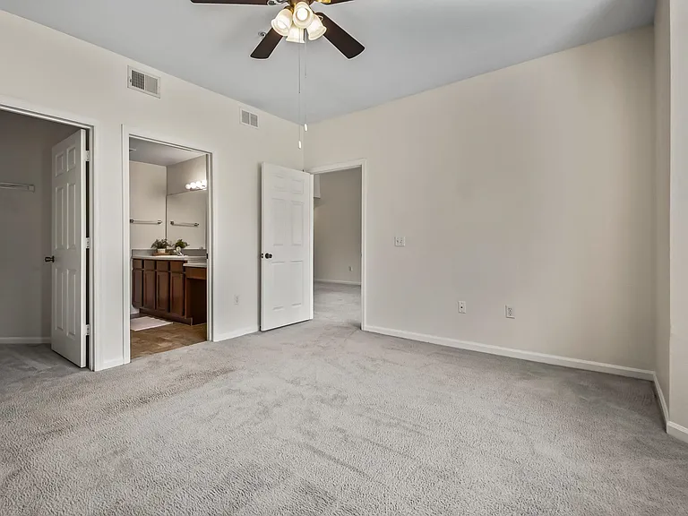 2801 Chancellorsville Dr #1333 — Photo 26