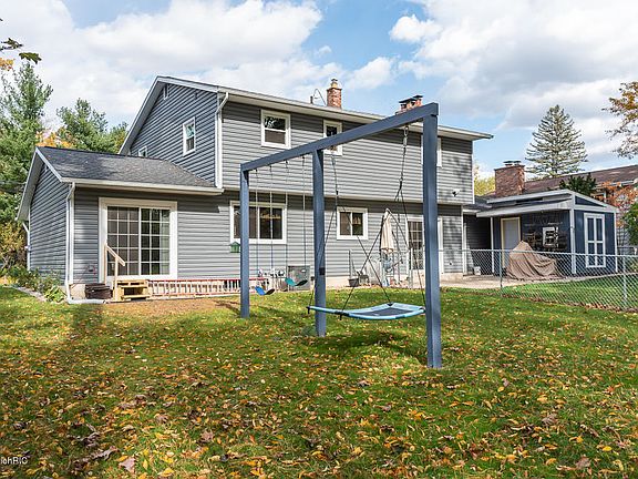 4th image of 464 S Moorland Dr