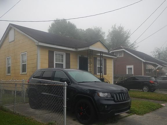 3rd image of 1924 Evergreen Ave