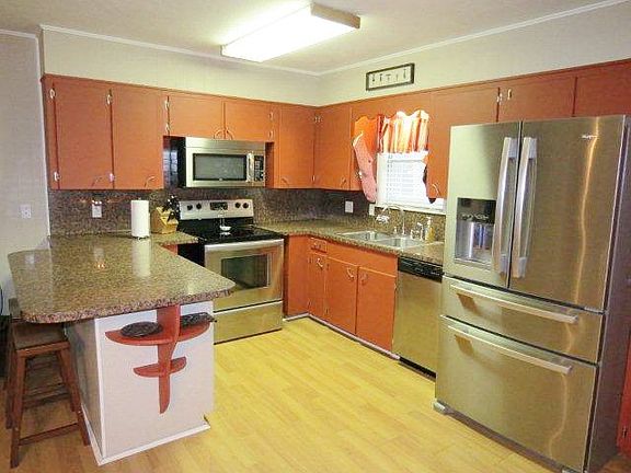 3rd image of 2604 E Poplar Ave
