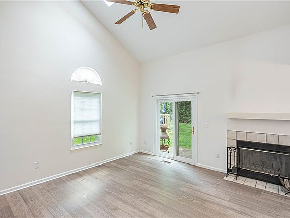 5th image of 1184 Bay Harbour Cir