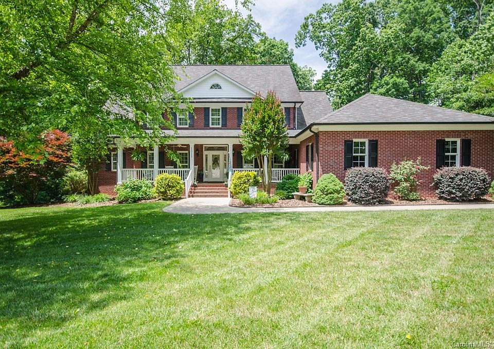 1st image of 1511 Weatherwood Dr