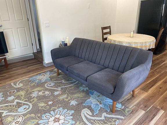3rd image of 1111 Pico Ave