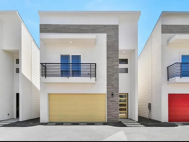 2331 Paul Quinn St — Photo 1