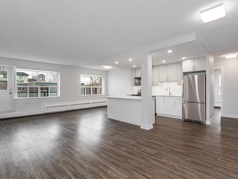 104 26th Ave SW #201 — Photo 9