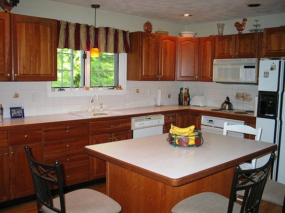 Cherry Cabinet Kitchen