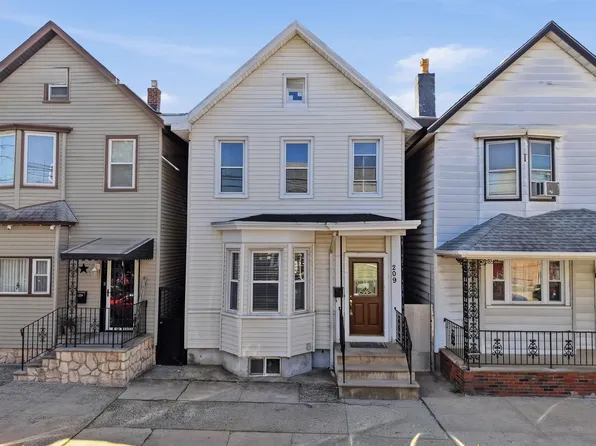 209 Hamilton St, Harrison, NJ 07029
