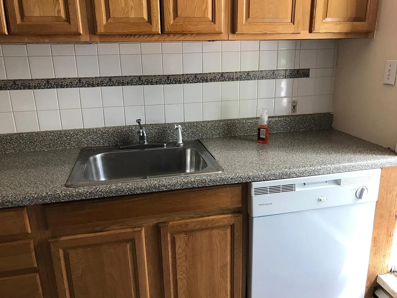3 bed, 900 sqft, $2,900 — Photo 4