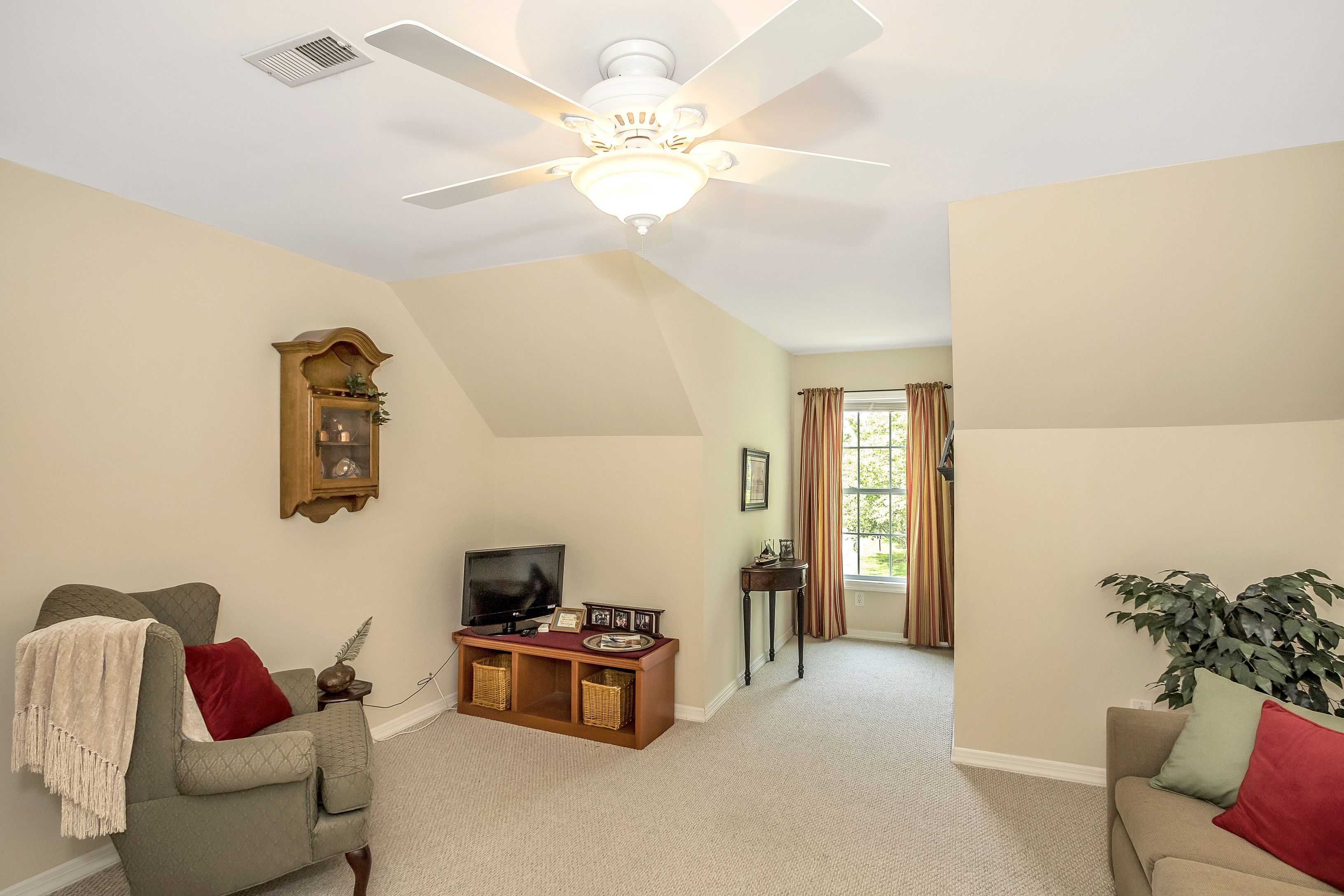 4 Black Pine St, Calverton, NY 11933 Out East