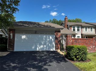 1924 Dewitt Ridge Dr, Chesterfield, MO 63017