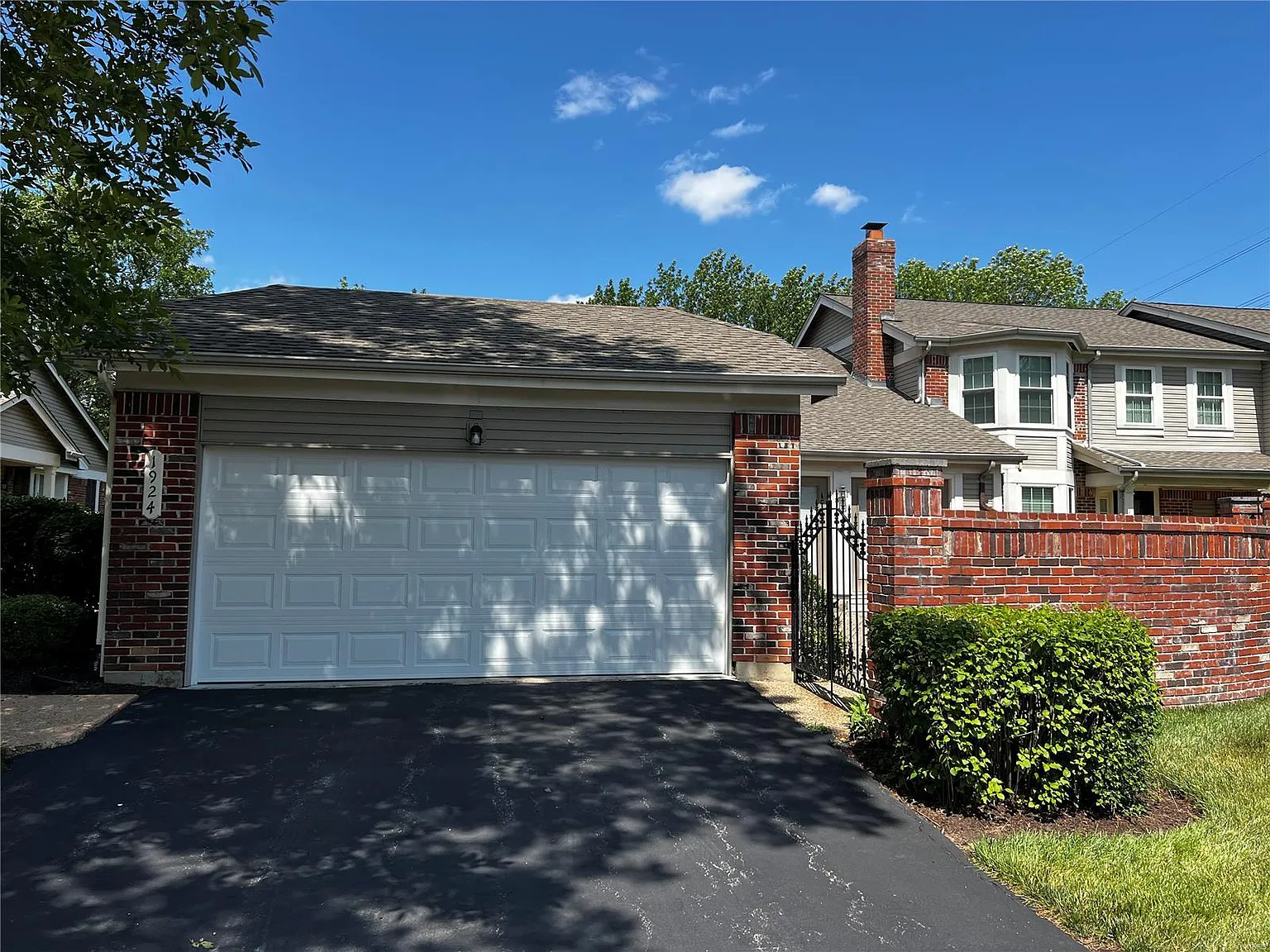 1924 Dewitt Ridge Dr photo 1