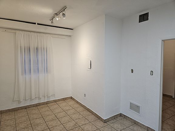 2nd image of 342 NE 26th Ter #1B