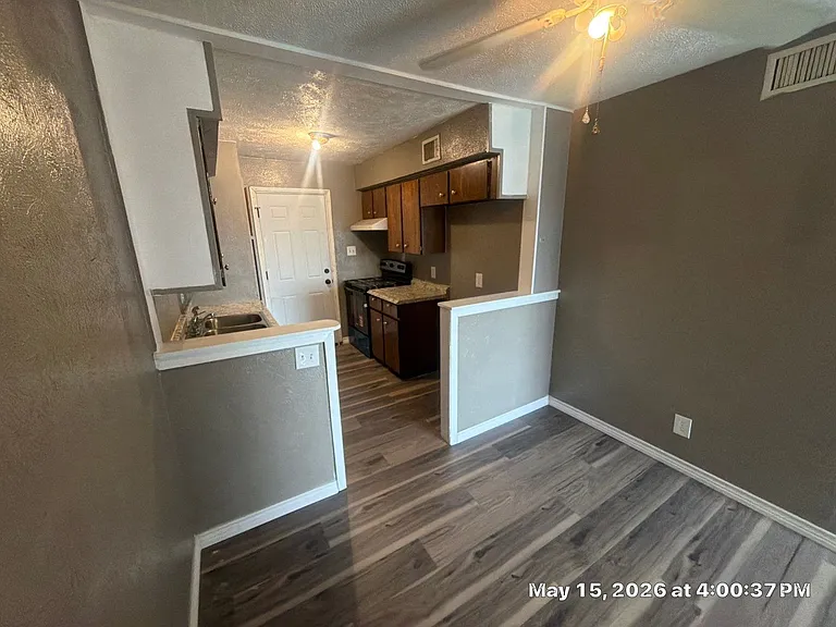 Dinette looking into kitchen.
