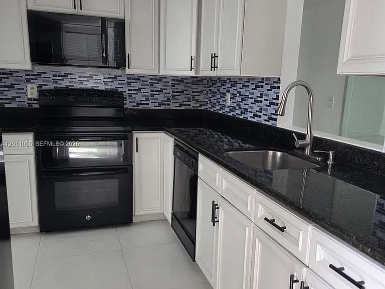 1020 NW 80th Ave #203 — Photo 10