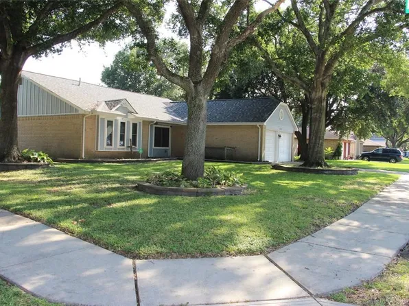 10828 Birch Dr, La Porte, TX 77571