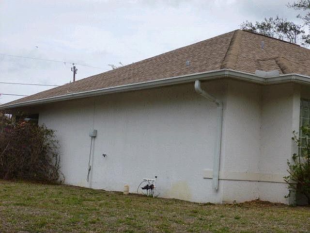 2nd image of 995 Hilltop Ct