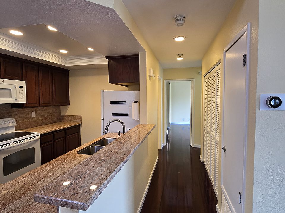 Kitchen, Hallway